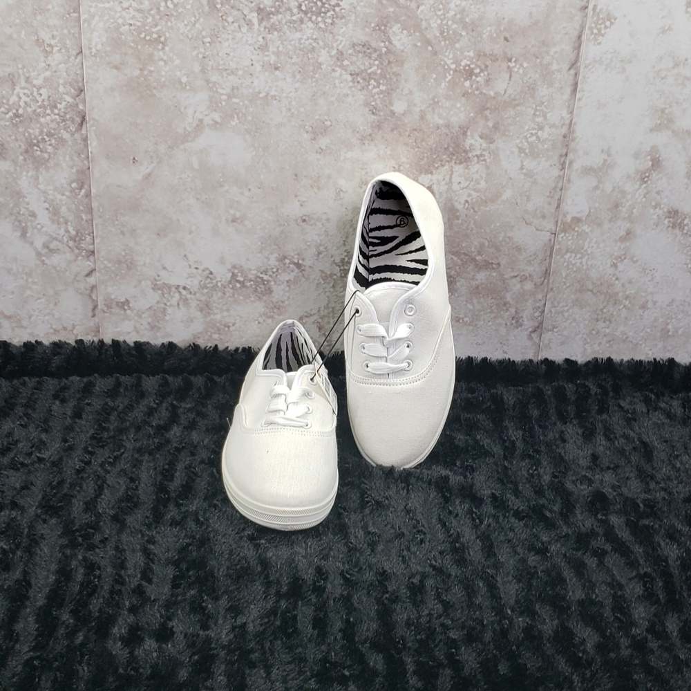 Canvas Casual Ivory Lace Up Loafers Low Top Shoes Off White Size 6 NWT